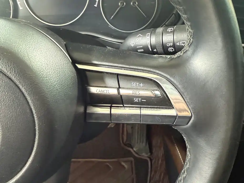 Mazda CX-30 2022 — фото 11