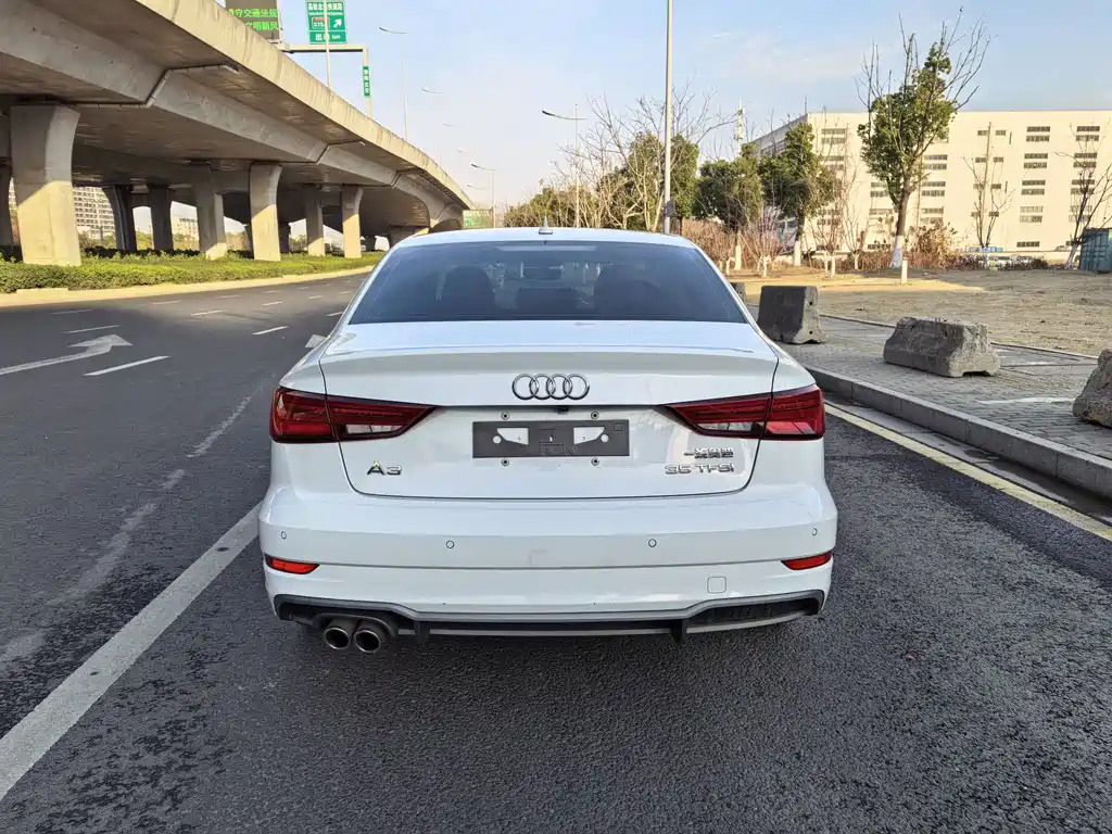 Audi A3 2018 — фото 19