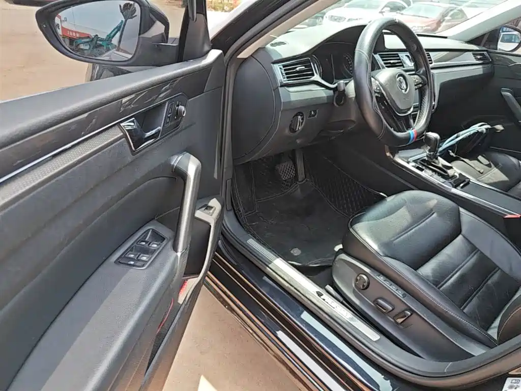 Volkswagen Passat 2018 — фото 16