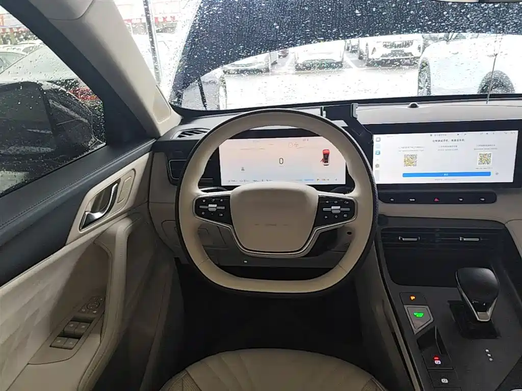 Roewe D5X DMH 2025 — фото 11