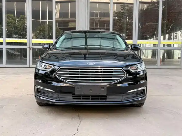 Ford Taurus 2021