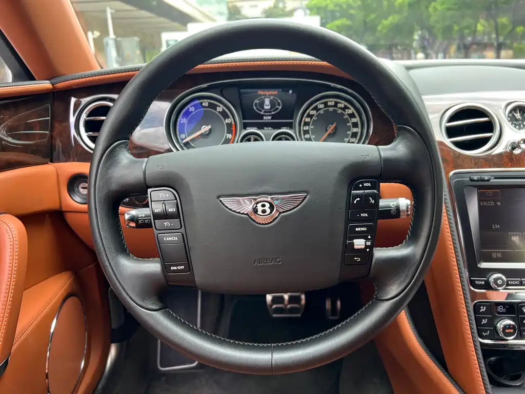 Bentley Flying Spur 2016 — фото 18