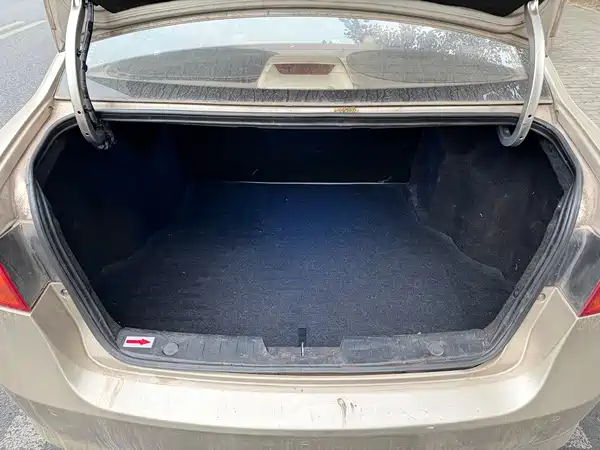 Roewe 350 2015
