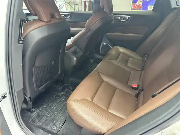 Volvo XC60 2022