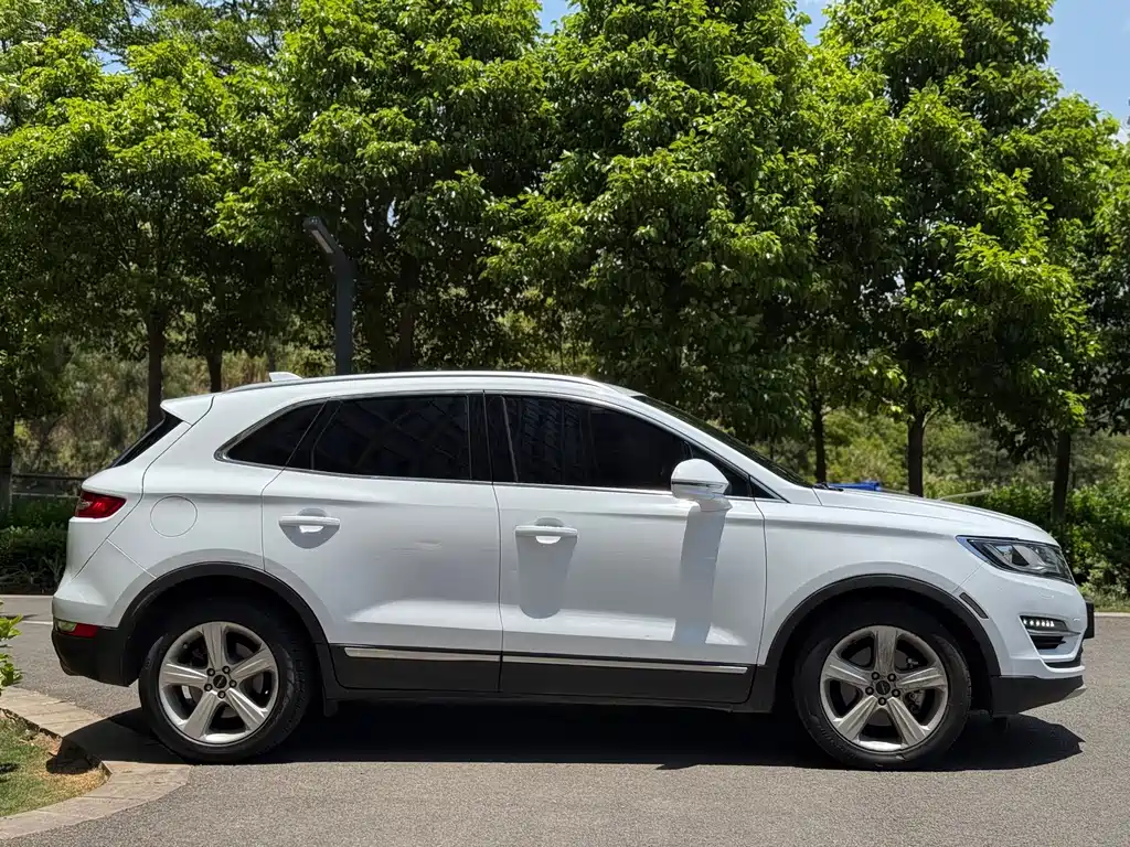 Lincoln MKC 2017 — фото 11