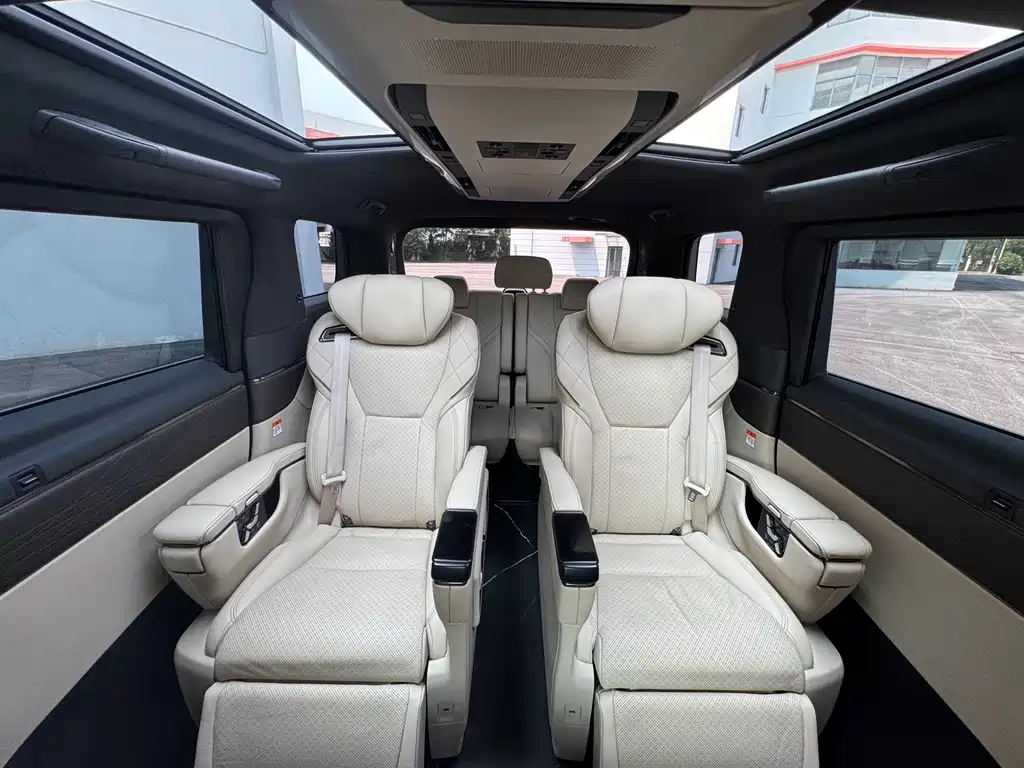 Toyota Alphard 2024 — фото 14