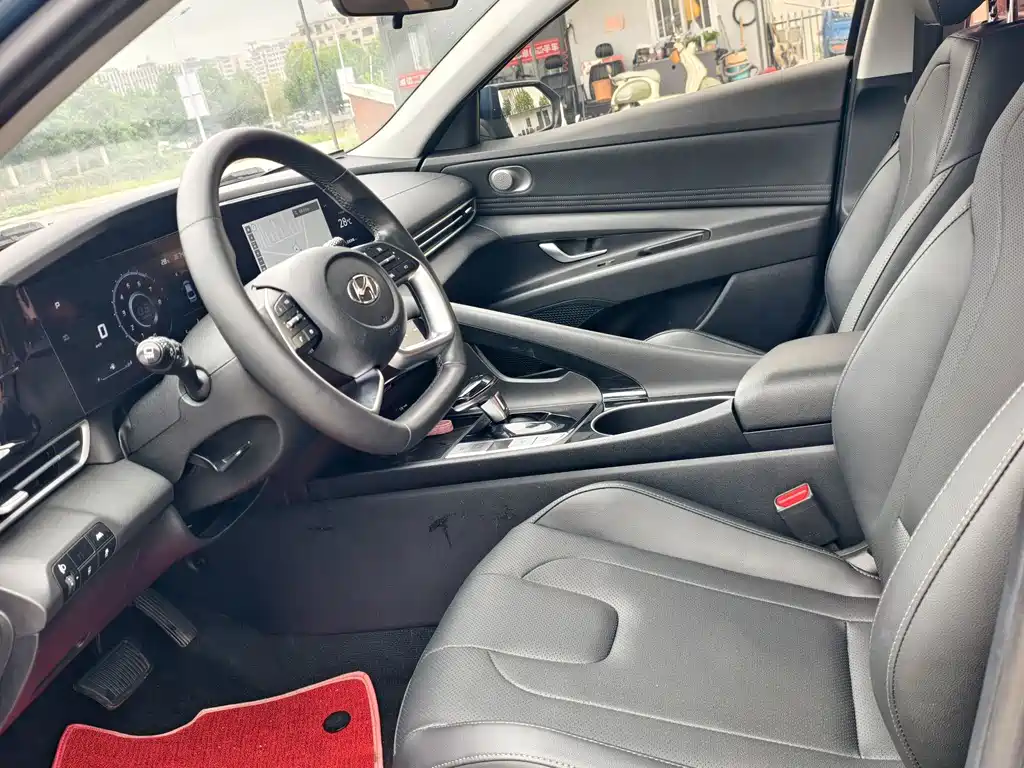 Hyundai Elantra 2022 — фото 15