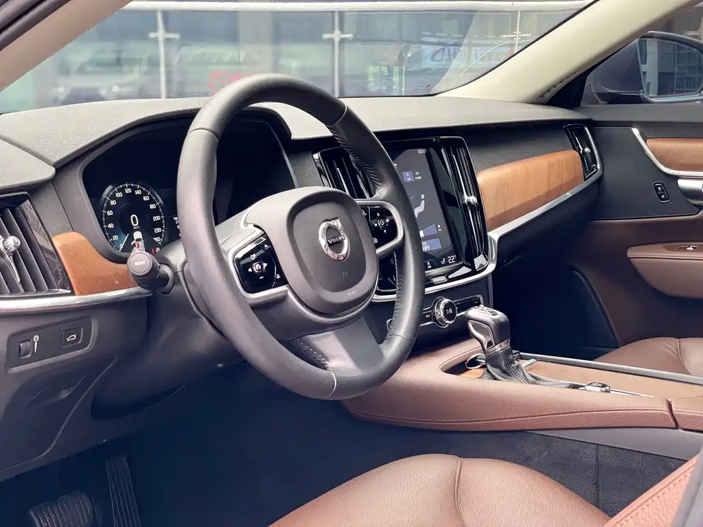 Volvo S90 2018 — фото 8