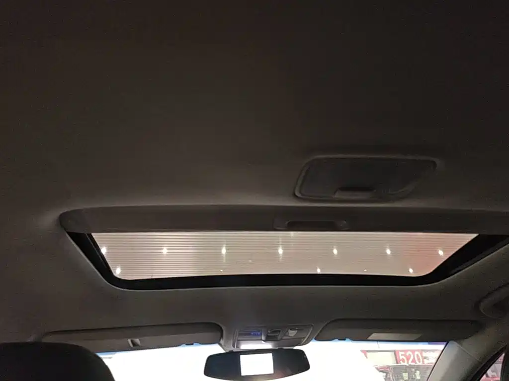 Hyundai Elantra 2016 — фото 18