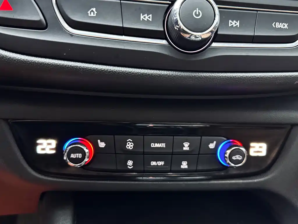 Buick Regal 2018 — фото 26