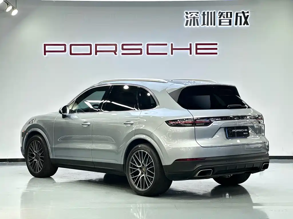 Porsche Cayenne 2022 — фото 9