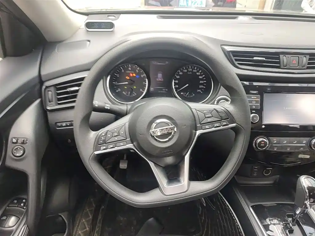 Nissan X-Trail 2017 — фото 11
