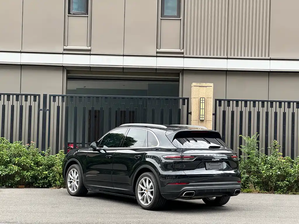 Porsche Cayenne 2019 — фото 6