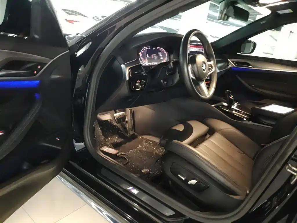 BMW 5 Series 2020 — фото 16