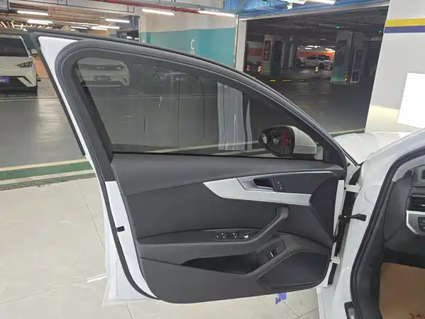 Audi A4L 2021