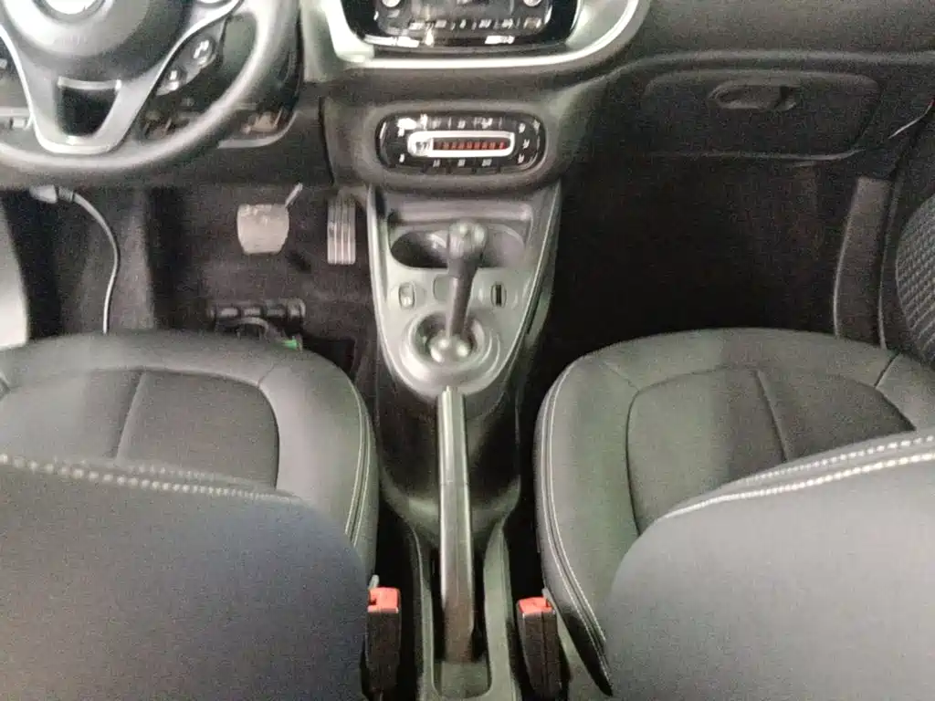 smart fortwo 2019 — фото 10