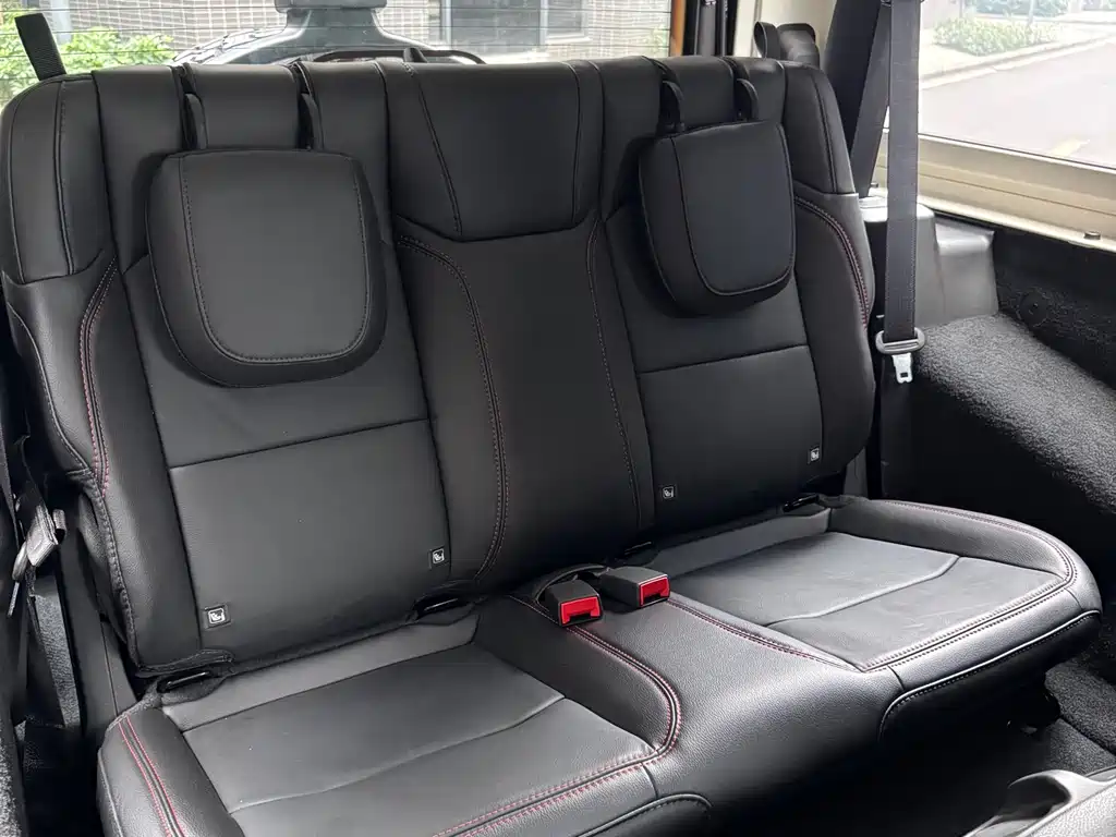 Jeep Wrangler 2021 — фото 13
