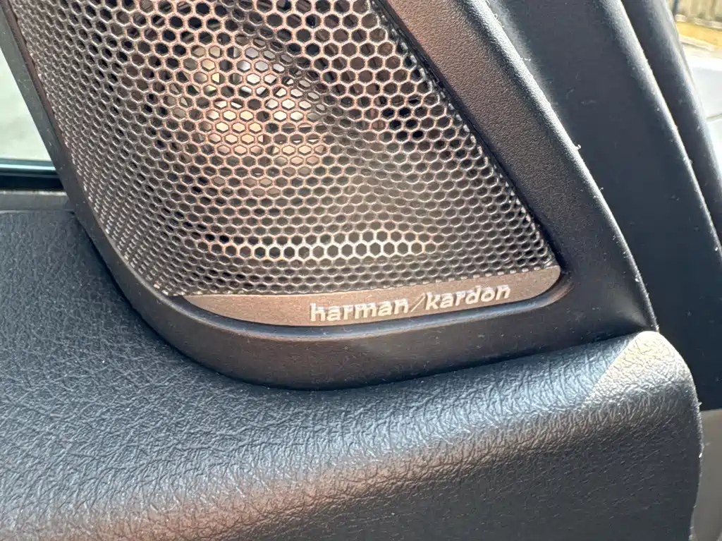 BMW 3 Series 2016 — фото 19