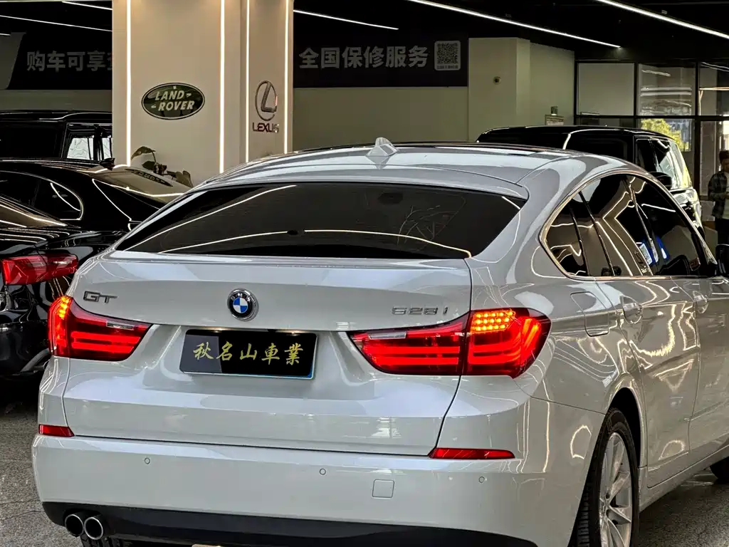 BMW 5 Series GT 2014 — фото 8