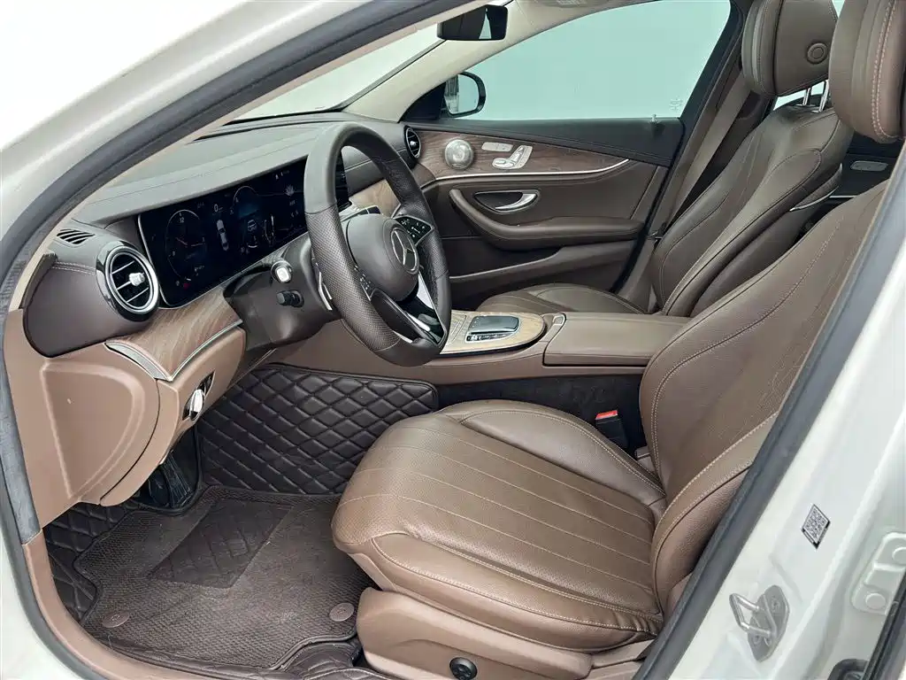 Mercedes-Benz E-Class 2022 — фото 6