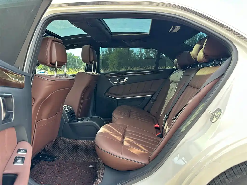 Mercedes-Benz E-Class 2015 — фото 9