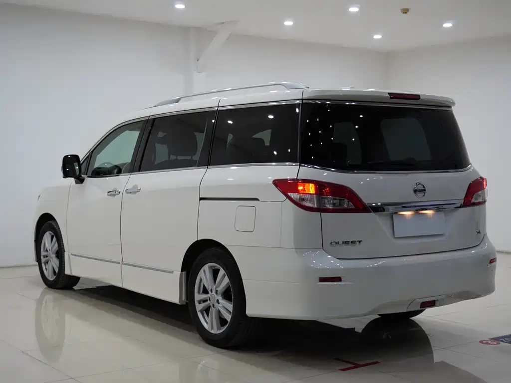 Nissan Quest 2016