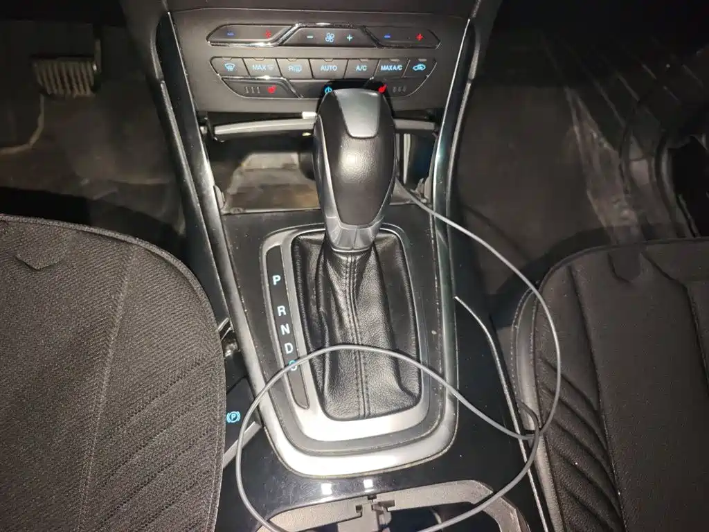 Ford Edge 2017 — фото 15