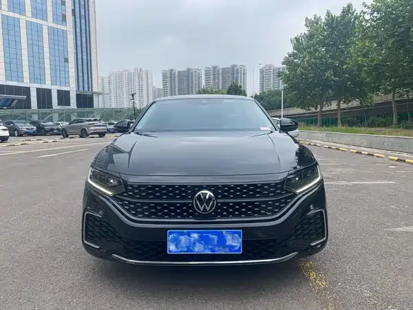 Volkswagen Passat 2022