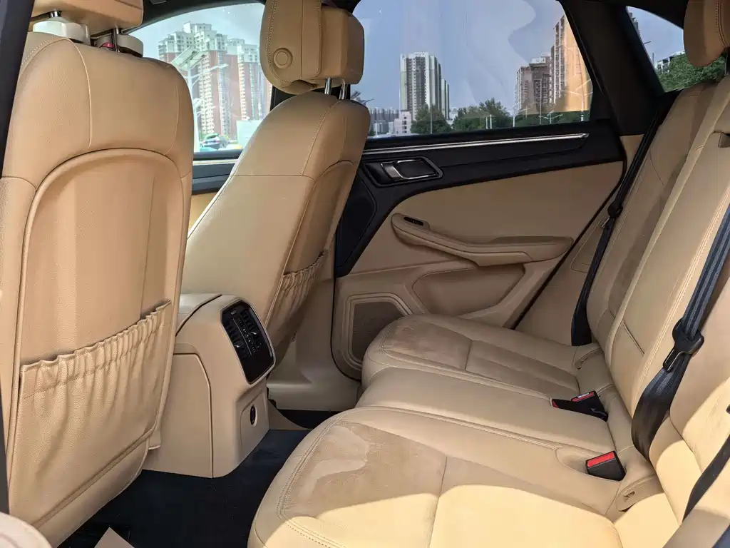 Porsche Macan 2018 — фото 12