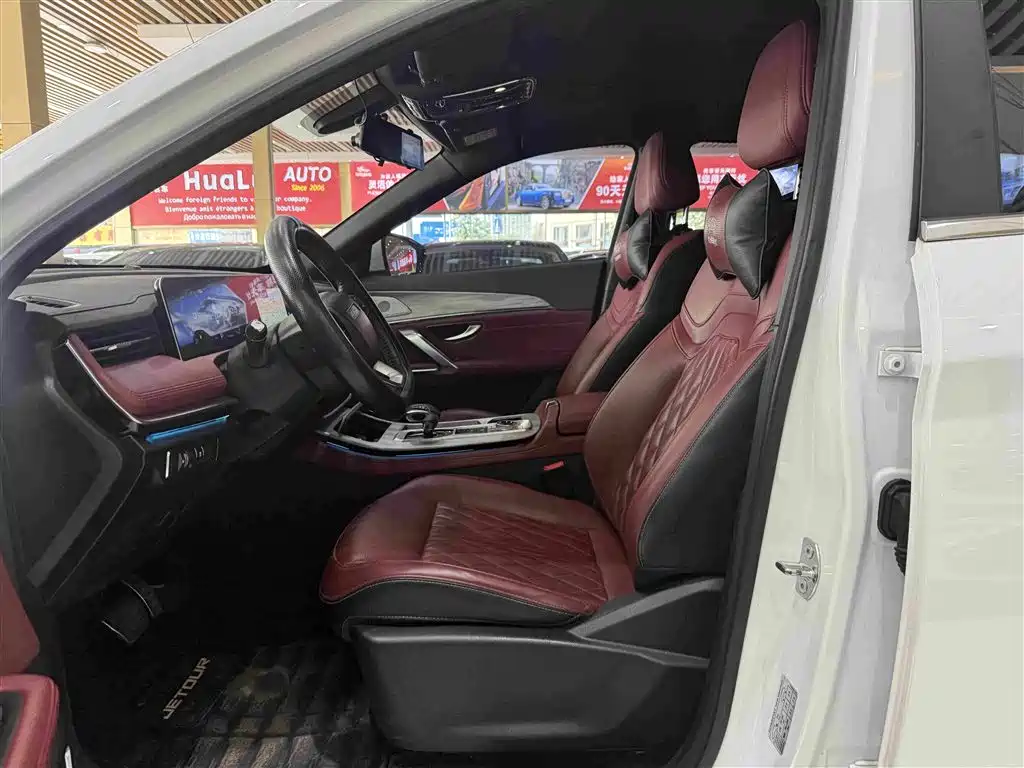 Jetour Jietu X70 PLUS 2024 — фото 10