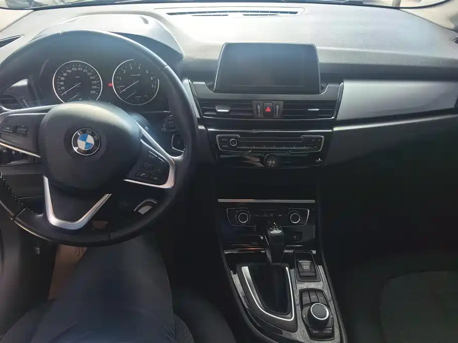 BMW 2 Series Active Tourer 2016 — фото 12