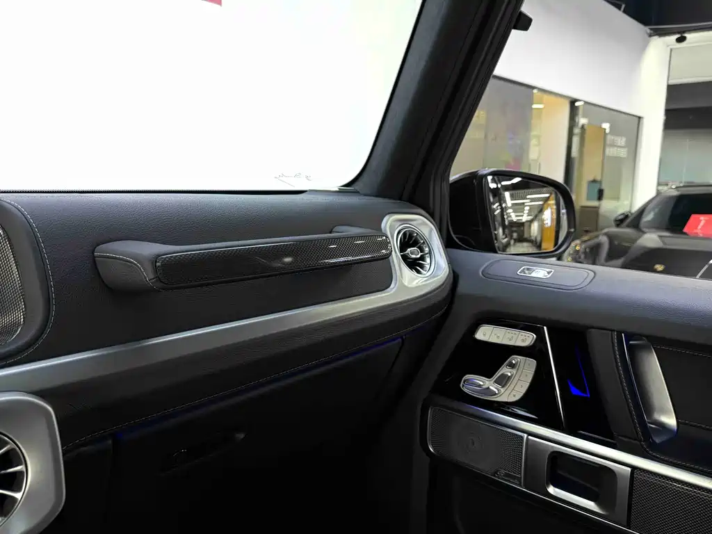 Mercedes-Benz G-Class 2023 — фото 26