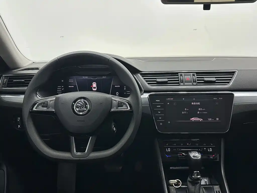 Skoda Superb 2022 — фото 11