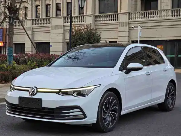 Volkswagen Golf 2024