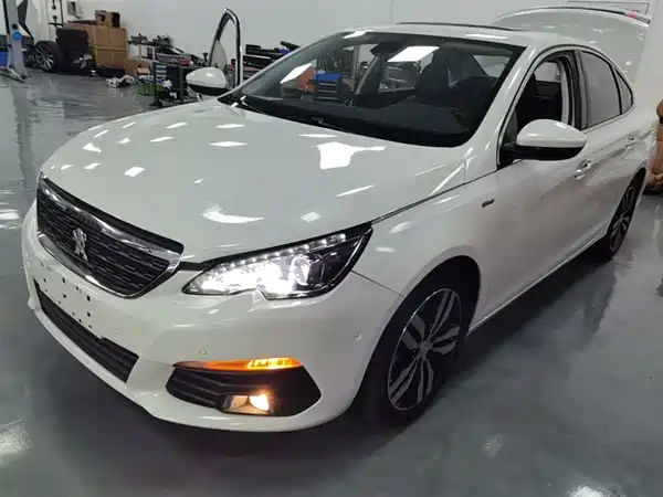 Peugeot 308 2016