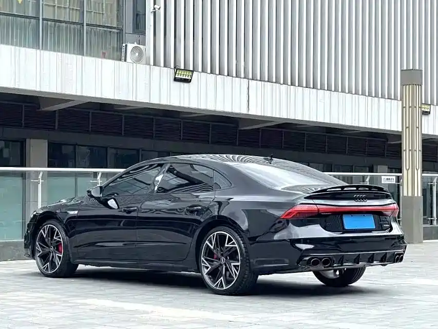 Audi A7L 2024 — фото 14