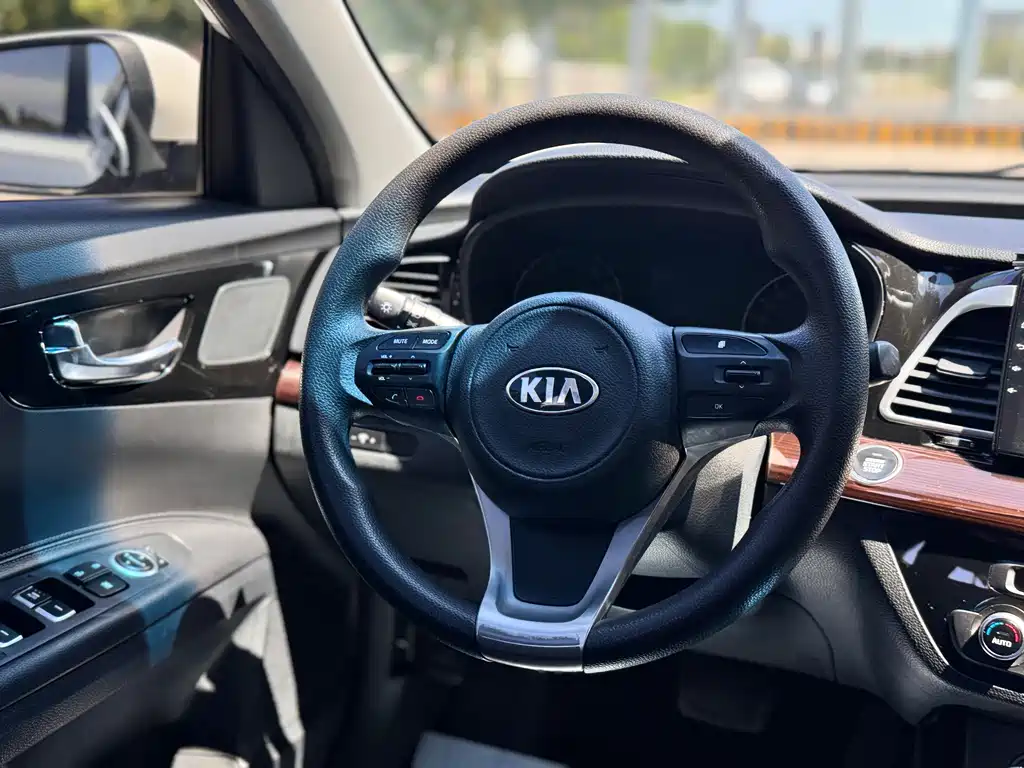 Kia K4 2017 — фото 15