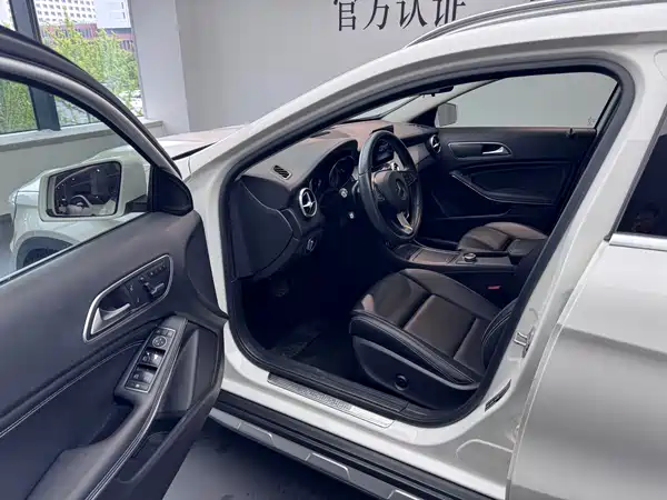 Mercedes-Benz GLA 2017