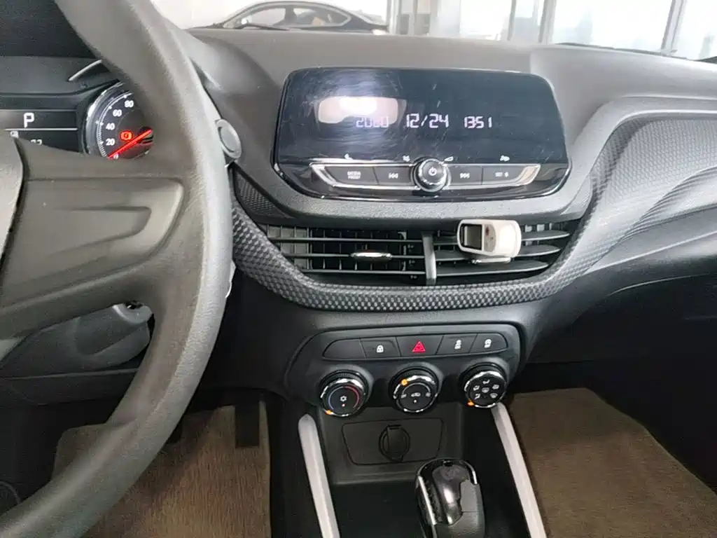 Chevrolet Cavalier 2020 — фото 13
