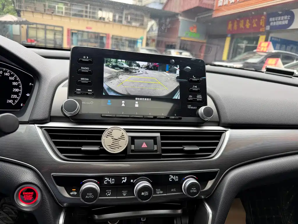 Honda Accord 2020 — фото 17