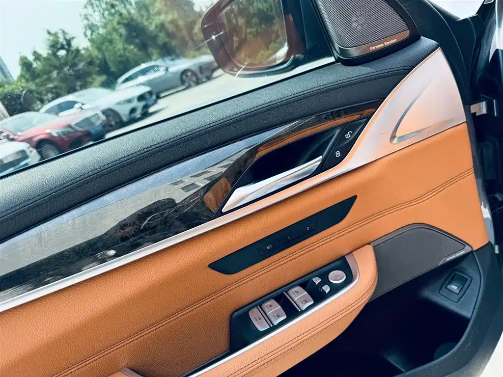 BMW 6 Series GT 2019 — фото 15