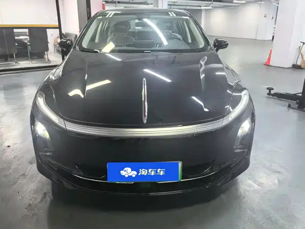 Hongqi E-QM5 2026