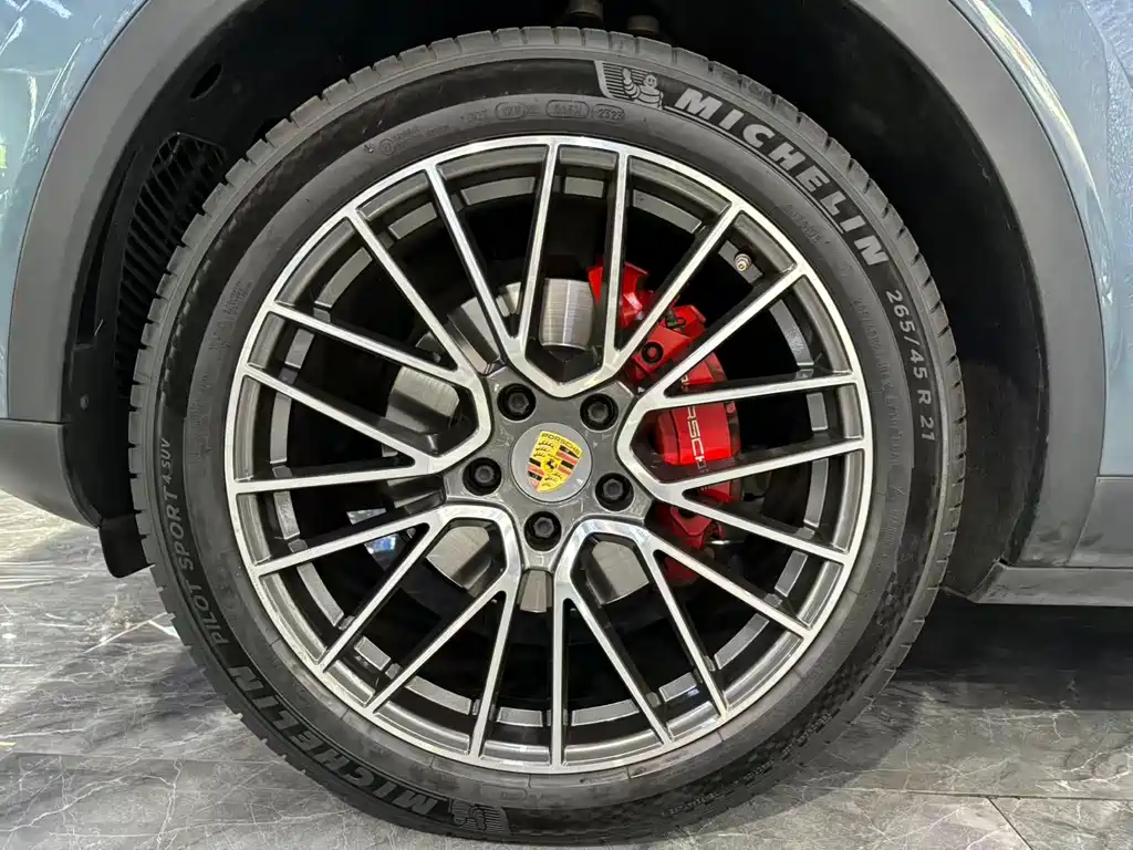 Porsche Cayenne 2018 — фото 15