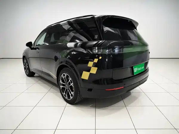 Lynk & Co 900 2026