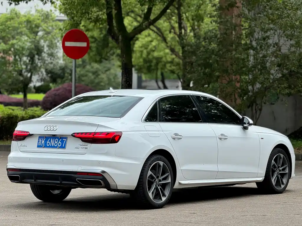Audi A4L 2021 — фото 4