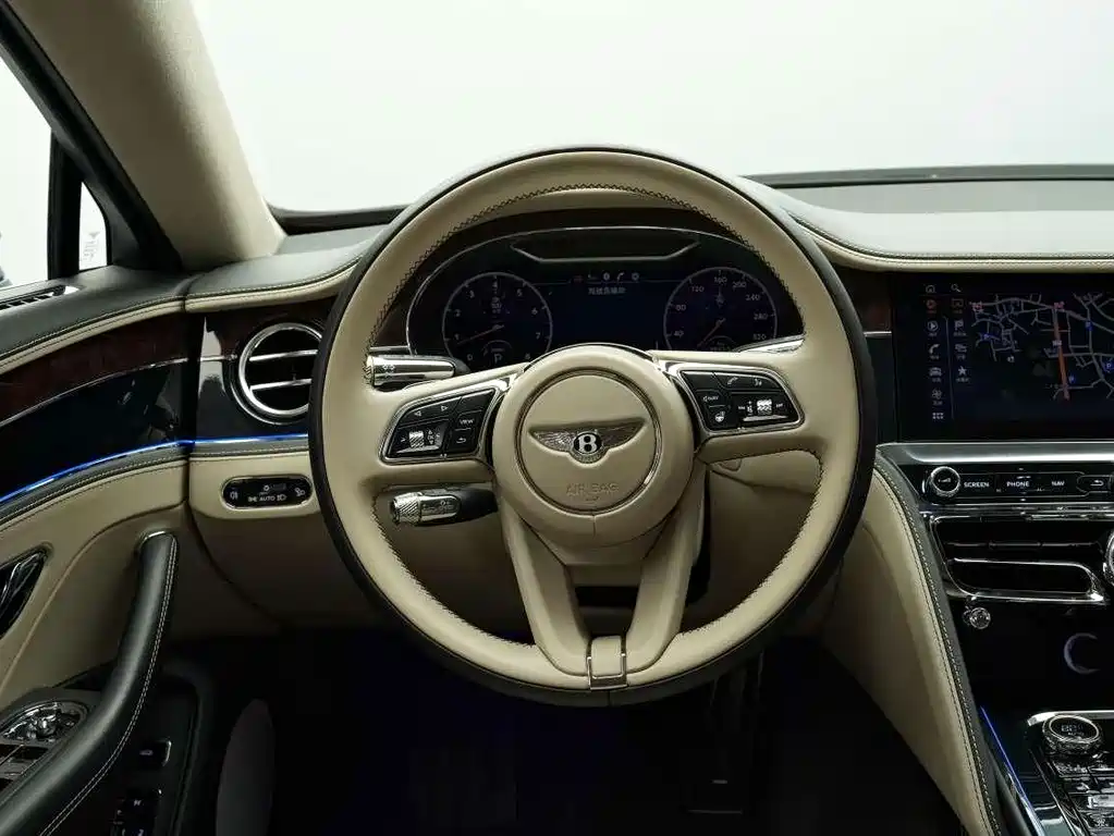 Bentley Flying Spur 2024 — фото 15