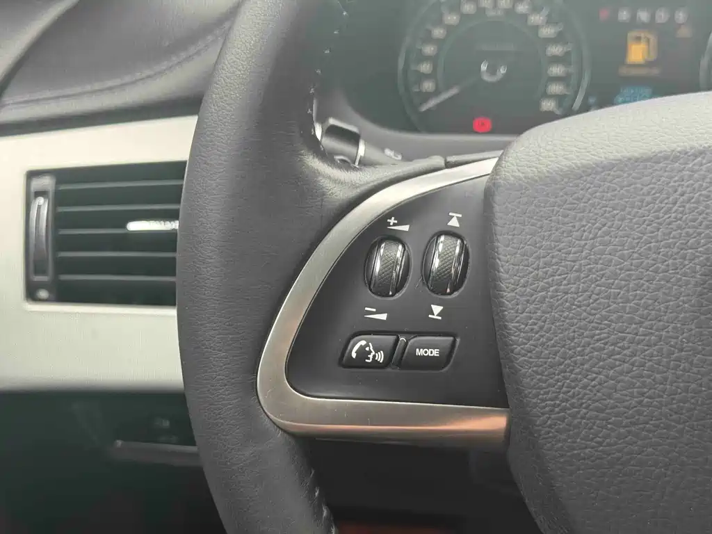 Jaguar XF 2014 — фото 13