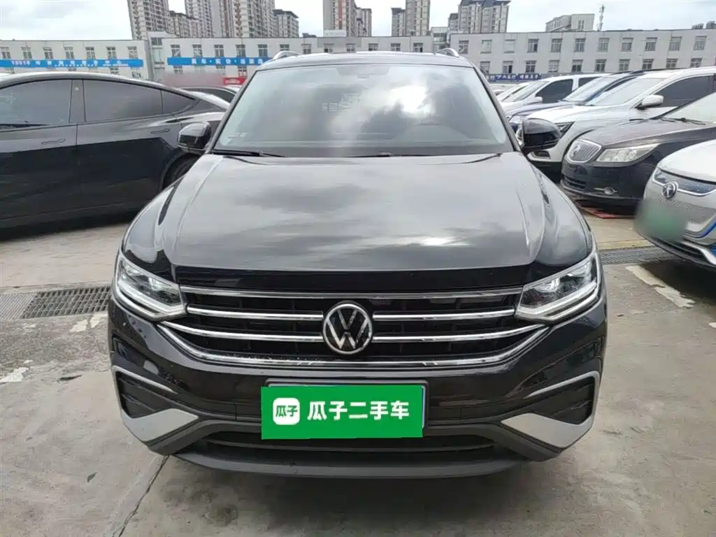 Volkswagen Tiguan L 2023 — фото 3