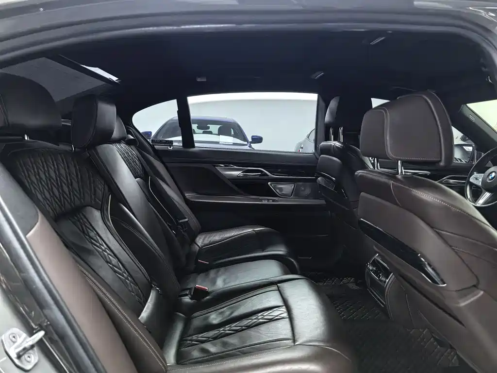 BMW 7 Series 2021 — фото 15