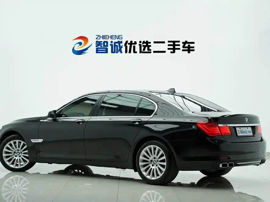 BMW 7 Series 2011 — фото 6